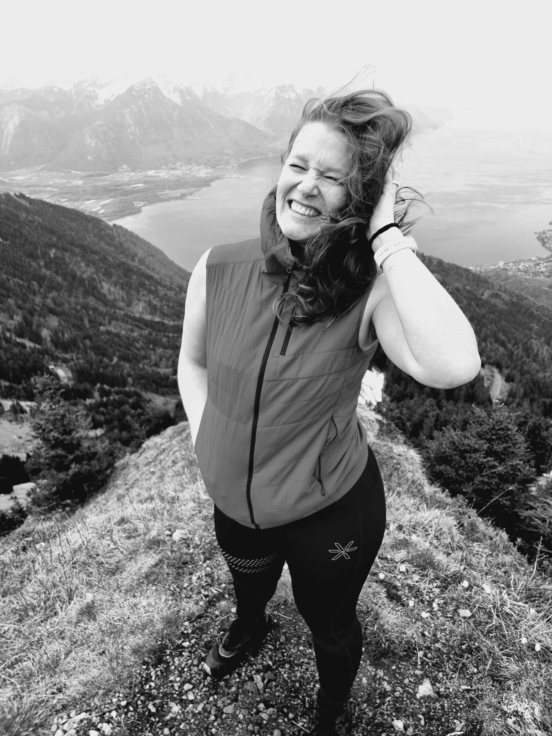 Maaike Jansen - Elopement & Adventure Photographer in Switzerland