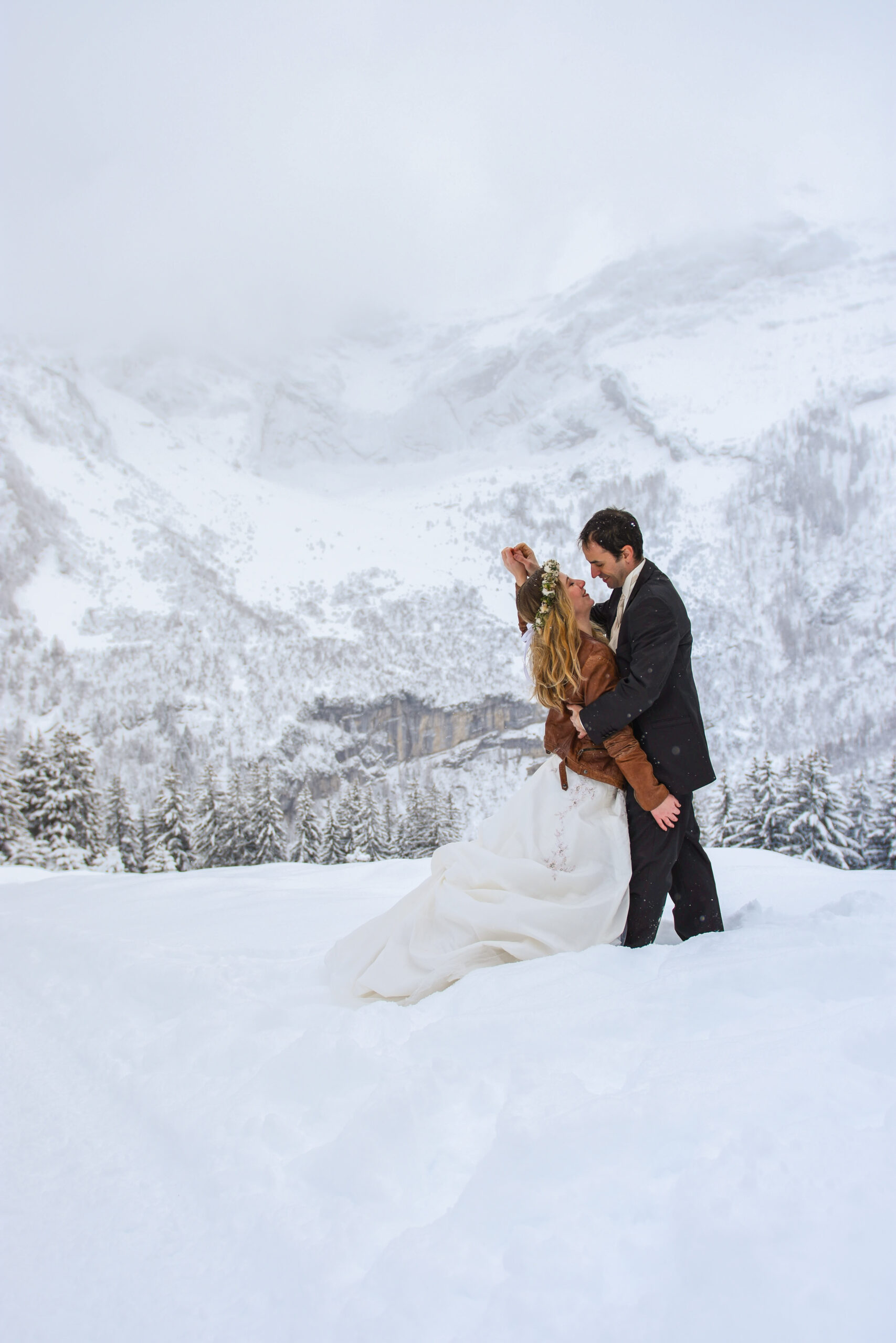Winter elopement in Switzerland