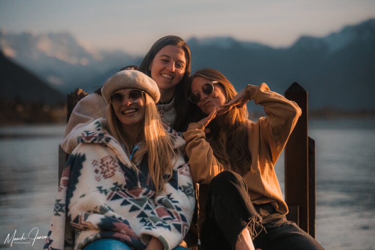 Friends during a golden hour photo session near Chillon Castle