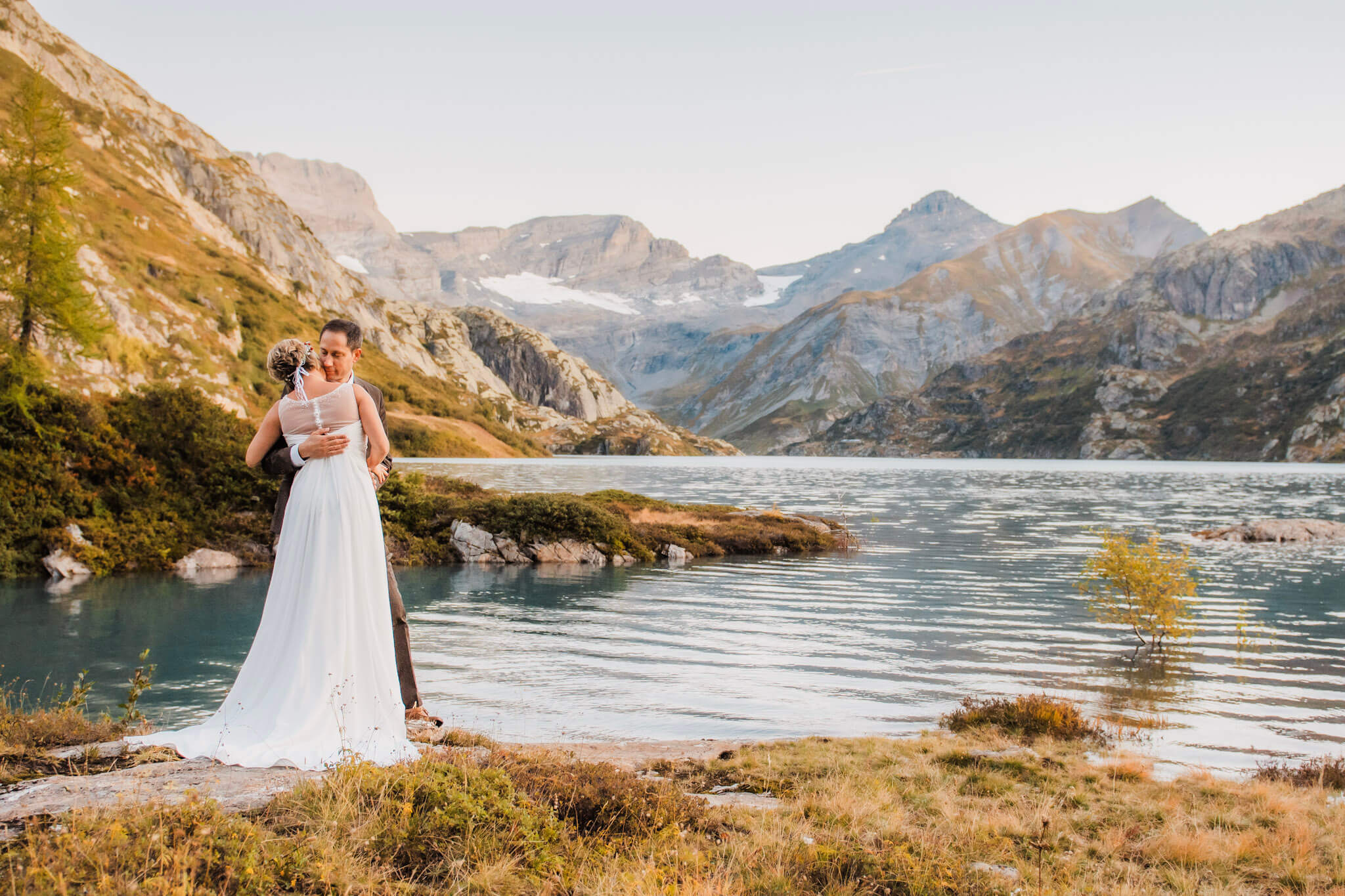elopement photographer in Switzerland mountain wedding