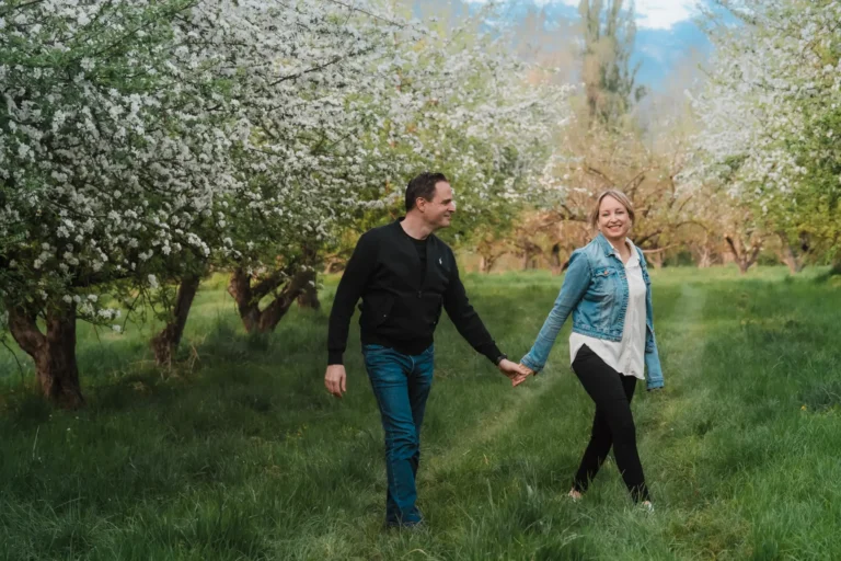 couple relaxed photo session in Wallis
